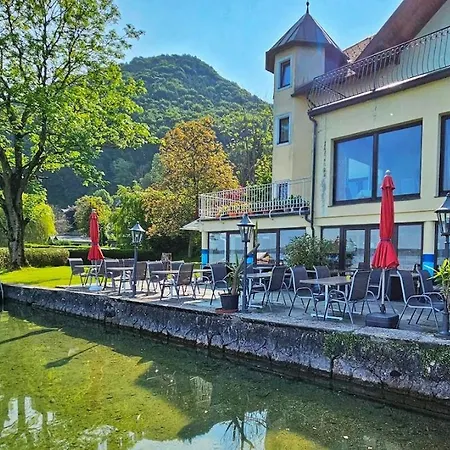 Mit Seeterasse & Zur Landeroith Hotel Weyregg am Attersee