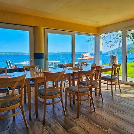 Hotel Mit Seeterasse & Zur Landeroith *