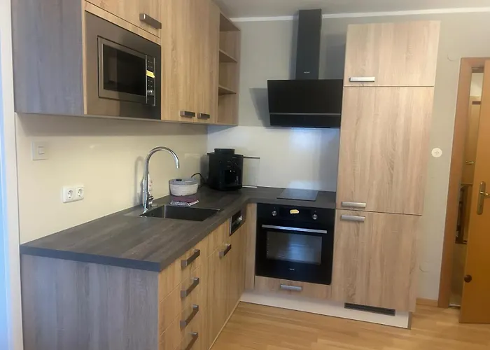 Mit Seeterasse & Zur Landeroith Szálloda