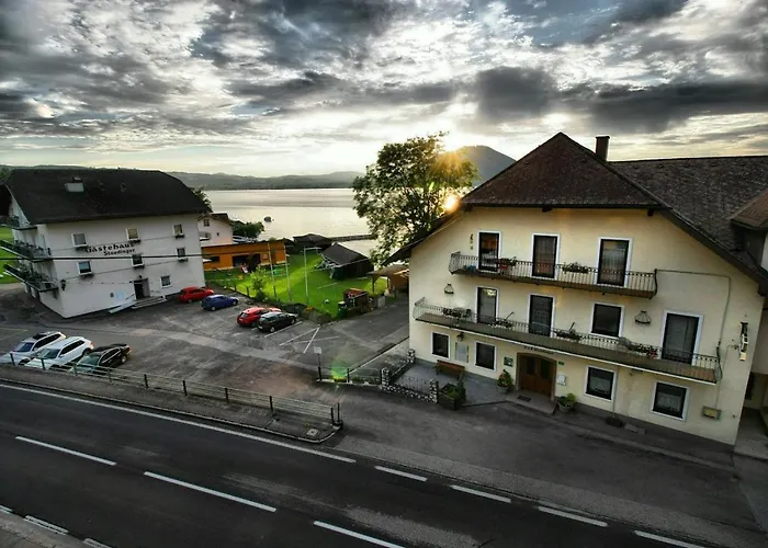 Mit Seeterasse & Zur Landeroith Szálloda